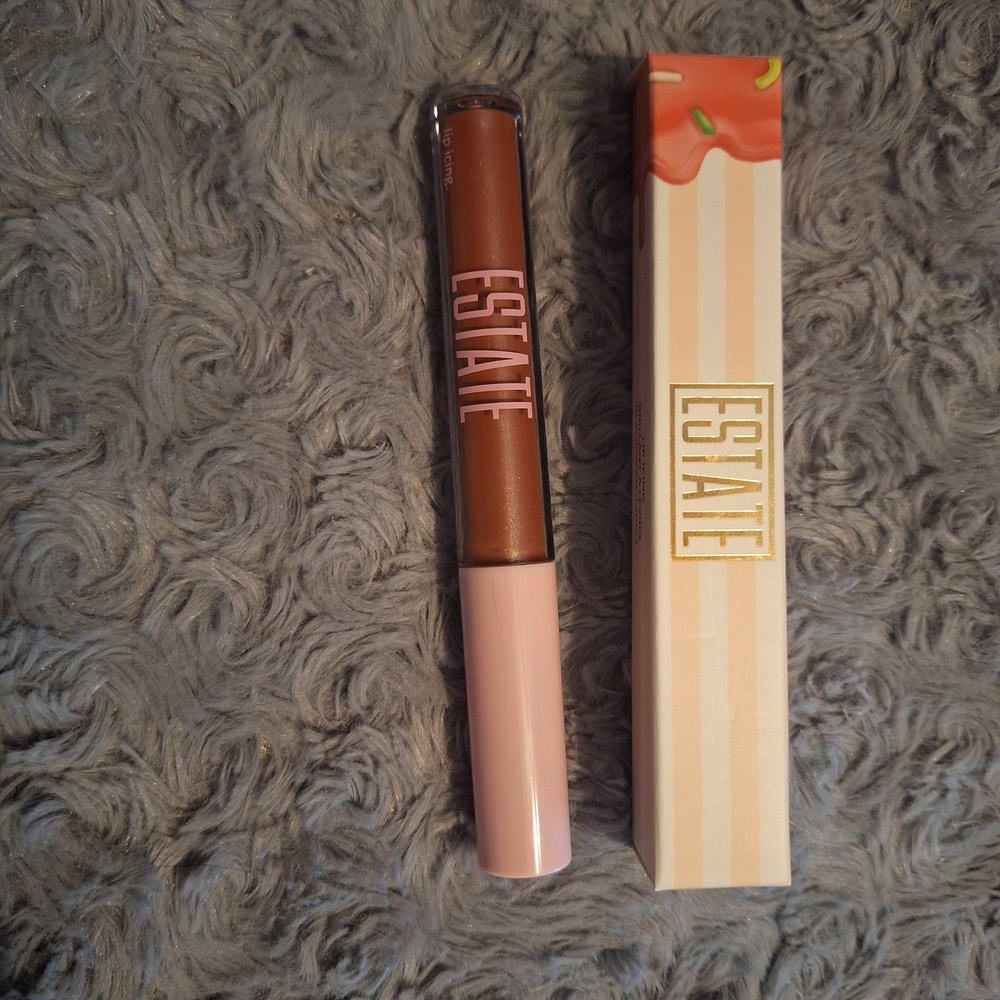ESTATE Liquid Lipstick in Warm Brown
